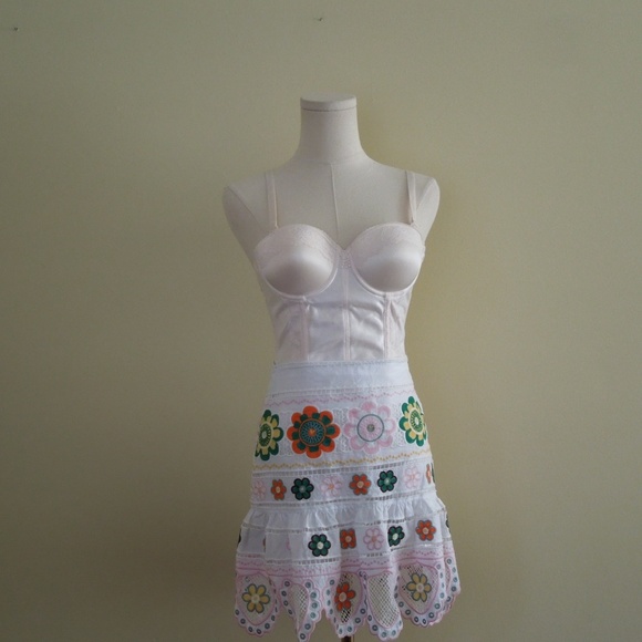 Zara Embroidered Floral Skort - Size XS - Picture 3 of 6